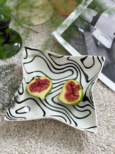 Plates Creative Design Plate Zebra Stripe Ceramic Fruit Salad Jewelry Storage Dishes Irregular Disk