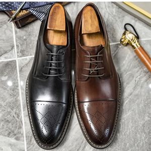 Sapatos masculinos de casamento de tendência britânica, marca de luxo, couro genuíno, feitos à mão, confortáveis, outono, sapatos masculinos, outono 2023