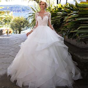 2020 New Vintage Ball Gown Wedding Dresses Princess 2020 Long Sleeve Open Back Appliques Lace Tulle Tiered Skirt Bridal Wedding Go294Z