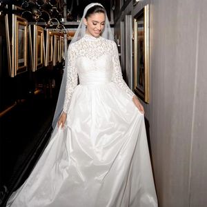 우아한 레이스 탑 교회 라인 웨딩 드레스 높은 목 긴 소매 신부 가운 주름 공주 무슬림 웨딩 드레스