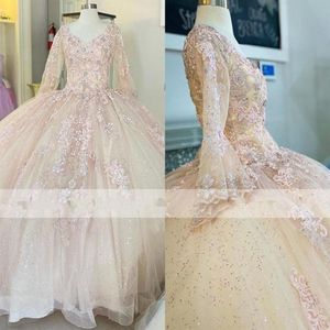 Puffy PinkJuliet Long Sleeve Quinceanera Dresses 2023 broderi spetspärledade strass lager söta 16 klänning vestidos de prom pa2272