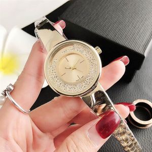 Бренд моды бренд Quartz Watches for Women Girl с Crystal Dial Metal Steel Band S052976