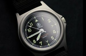 QM 38-mm-Uhr Pathfinder MWC Militärarmee Mattstahl-Finish SM8018ST Wasserdicht Mattes Finish 8018 Neu in Vintage-Quarz