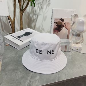 2023 Cappelli a secchiello firmati per donna Cappelli a tesa larga Beach Casual Active Fashion Street cap Summer Sun Protection Letter Cappellini per lui e per lei 35544