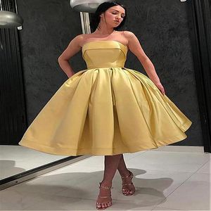 Altın Kısa Balo Elbiseleri Straplez Çay Uzunluğu Basit Resmi Parti Gowns Puffy Satin Artı Boy Boyu Kadınlar için 2673