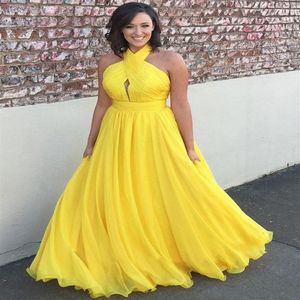 2019 Yellow Halter Neck A Line Prom klär golvlängd enkel stil formell lång kväll fest kändis klänningar chiffon bridemaids259e