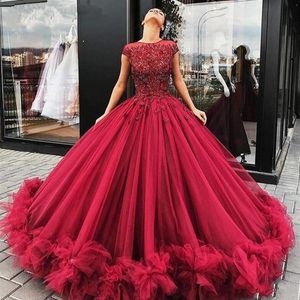 Burgundy Princess Prom Formalne sukienki 2020 Puffy Floral Lace Kościa Liastublla Design koronkowy tutu Pełna długość wieczorna suknia zużycie 240Y