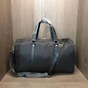 Высококачественные мужские мода Duffle Bag Black Nylon Luggage Tag Travel Bags Mens Gange Gentleman Business Totes с плечевым ремнем HQ295D