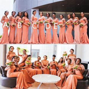 Afrikanska blandade stilar sjöjungfru brudtärna klänningar långa billiga konvertibla bröllopsfestklänningar från axel plus storlek piga av hono241n