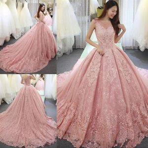 2020 Luxury Pink Ball Gown Quinceanera Dresses Sheer Neck Sleeveless Lace Appliques Pärlor Sweet 16 Puffy Party Party PROM Evenin257r
