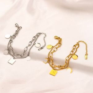 Pulseiras de designer de letras duplas femininas, pulseira de corrente de camada dupla, banhado a ouro 18K, aço inoxidável, pulseira de presente para amantes, corrente de punho, joias de designer