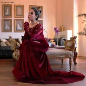 Arabic Dubai Burgundy Velvet Evening Dress with Beaded Collar Long Sleeves Formal Holiday Wear Prom Party Gown Plus Size213w