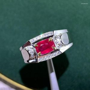 Pierścienie klastra Dobra biżuteria 18k białe złoto 0,62ct nieogrzewane rubinowe męskie pierścionek Zamaganie się