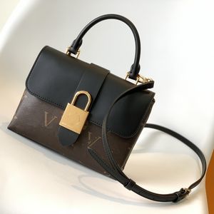 Totväskan axelväska designer väska lou vitt en handlel messenger väska handväska crossbody väska tote tote kvalitet läder designer bag899 distrikt kvinnors väskor