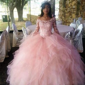Newest Princess Pink Ball Gown Quinceanera Dresses Bateau Long Sleeve Hollow Back Cascading Ruffles Appliques Prom Party Gowns For277e