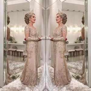 2018 Luxury Mother of the Bride Dresses V Neck långa ärmar kristallpärlade sjöjungfrun spetssapplikation plus size party afton bröllop g276z