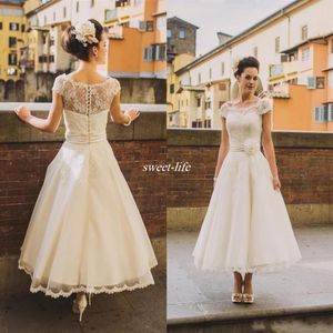50 -talets retro vintage bröllopsklänningar 2020 Cap ärmar spetspärlor Knappar Korta ankellängd Sash Organza Bridal Dress256L