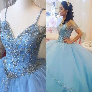Baby Blue Ball-klänningar prom quinceanera klänningar 2019 från axeln snörning pärlor kristallskivor tyll söt 15 klänning vestido de3227