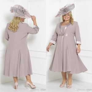 2018 TEA-LÄNGD Modest Chiffon Mother of the Bride Dresses With Long Jackets Formella tillfälle Kvällsklänningar Elegant Plus Size Prom 2452