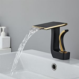 Svart badrumskran Modern Guldbassängen kran Mässing WASHBASIN KRABUT Singelhandtag Enkla hål Elegant kran för badrum