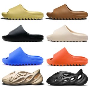 2023 en iyi koşucu lüks tasarımcılar terlik slayt sandalet ayakkabıları erkekler enflame turuncu üçlü siyah beyaz kemik reçinesi toprak kahverengi yeşil erkek kadın sandal