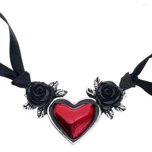 Collana girocollo con ciondolo a cuore in sangue gotico Nastro di pizzo nero vintage per donne e ragazze