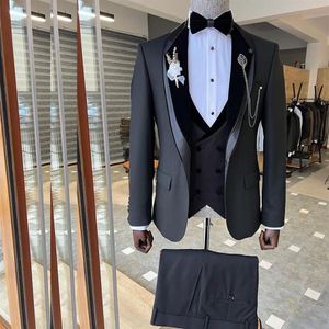 Design 3 Teile schlank Fit Wedding Tuxedos Samt Schal Revers Männchen Prom Business Anzug One Button Gentleman Coat179v