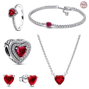Mode S925 Pure Silver Red Love Ringörhängen Halsband Flash Armband Lämplig för kvinnor Charm Pandora smycken Tillbehör Gratis leverans