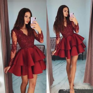 Abiti da ritorno a casa con scollo a V rosso Elegante abito da ballo corto con applicazioni di pizzo a maniche lunghe a strati Elegante abito da cocktail per feste di moda288B