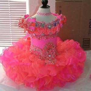 Princess Flower Girl Dress Cap Sleeve Crystal Coral Pink Organza Mini Kort bollklänning Pageant Dresses Cupcake Little Baby Kids Gow242a