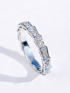 Anello classico in argento 925 con serpente fine micro-incrostato di diamanti personalità zircone selvaggio uomo e donna anello regalo di compleanno per feste