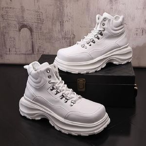 2023 Masculino Nova Plataforma Alta Sapatos Masculinos Tendência Versão Coreana da Juventude Botas Brancas Pequenas Botas Curtas Masculinas 1AA22