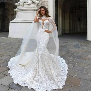 Nuovi abiti da sposa a sirena di lusso Sweetheart con mantello avvolgente Appliques in pizzo senza maniche Illusion Court Train Plus Size Brid178S