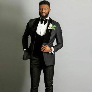 Tailored Black Mens Wedding Tuxedo Abiti da sposo Scialle di velluto Risvolto Uomo Blazer Prom Party 3Piece Groomsmen Jacket Ultimo designTerno232R