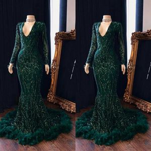 Ciemnozielone v szyi pióra Sukienki Promowe 2021 długie rękawy odblaskowe cekiny koronkowe długość podłogi formalny impreza wieczorna suknie240i