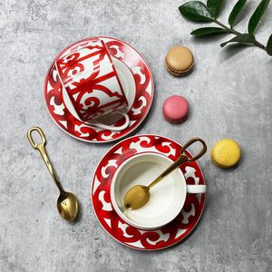 Ferramentas venda quente osso fino china caneca de café dourada e copo estilo europeu criativo cerâmica chá da tarde caixa de presente