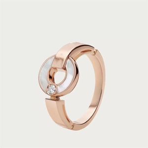 New Love 2020 Classic Disc White Shell Diamond Letter Ring Ladies Charm smycken lyxig ring utsökt förpackning presentbox256f