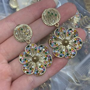 Luxury Designer Pearl Crystal Flower Earrings Charm Ear Studs for Woman Diamond Earring Brass Fashion Jewelry Supply Christmas Birthday Party Gift CGE3