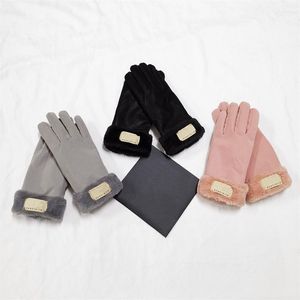 Mode kvinnliga handskar för vinter- och höstkashmirmanten handskar med härlig päls boll utomhus sport varma vintrar handskar302a