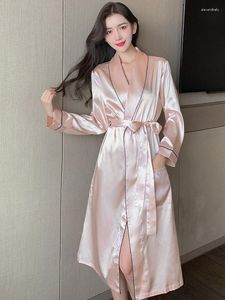 Kvinnors sömnkläder Kvinnor Silk Satin Long Wedding Bride Bridesmaid Robes Kimono Robe Feminino Bath Stor storlek Peignoir Femme Sexig Bathrobe A11