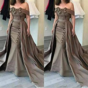 2020 Elegant plus size Mother of the Bride Dresses Off Shoulder Mermaid Lace Appliques Beads With Overskirts Long Formal Party Eve309z