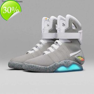 2023 Ny tillbaka till de framtida stövlarna automatiska snören Air Mag Sneakers Marty McFlys Air Mags Led Shoes Glow in Dark Grey McFlys