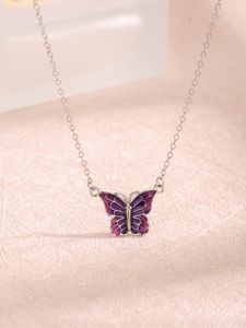 2023 Populära europeiska och amerikanska S925 Sterling Silver New Purple Butterfly Necklace Fashion Mångsidig kvinnors halsband