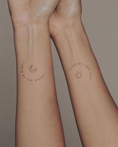 ins hot design Sun and Moon Black Tattoo Stickers for men women wrist righ body body art耐水性タトスデカールタトゥー一時