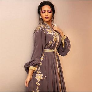 Marokkanische Dubai-Kaftan-Spitze-Abendkleider 2020 mit V-Ausschnitt, Stickerei-Applikationen, langes formelles Kleid, volle Ärmel, arabisch-muslimisches Partykleid280f