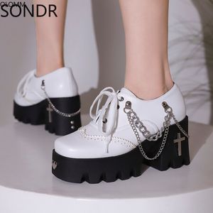 Klänningskor Oxfords Brogues Metal Chain Cross Decor Womens Platform Chunky High Heel Shoes Wingtips Punk Square Toe 230721