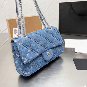 10A Luxury Women Bag 27CM Designer CC Borse a tracolla Borse a tracolla Channel Flap Borsa vintage Denim blu scuro Catena d'argento Hardware Dovrebbero cinghie