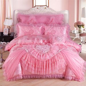 Conjunto de roupa de cama de casamento de renda rosa vermelho luxo king queen size conjunto de cama princesa jacquard bordado cetim capa de edredom colcha lençol 315w