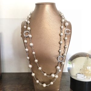 Kvinnors tröja kedja hänge halsband ccity varumärke smycken designer lyx c logo höst och vinter choker pärla långkedja 834