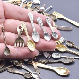 Charms 20/30/40Pcs Stili misti Cucchiaio da cucina Forchetta Retro Forniture per utensili da cucina casuali Ciondolo per collane fai da te Creazione di gioielli